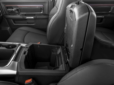 2017 RAM 1500 Laramie Crew Cab 4x4 5'7' Box