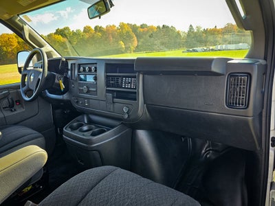 2025 Chevrolet Express Cargo WT