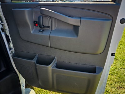 2025 Chevrolet Express Cargo WT