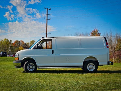 2025 Chevrolet Express Cargo WT
