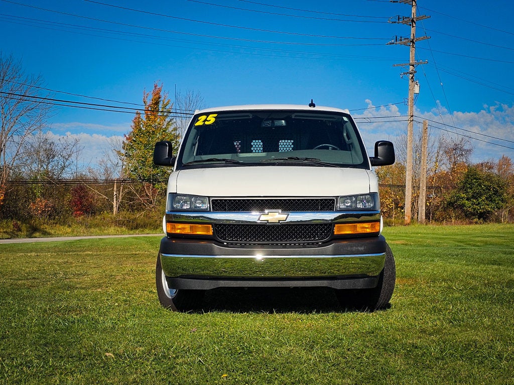 2025 Chevrolet Express Cargo WT