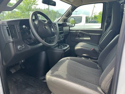 2025 Chevrolet Express Cargo WT