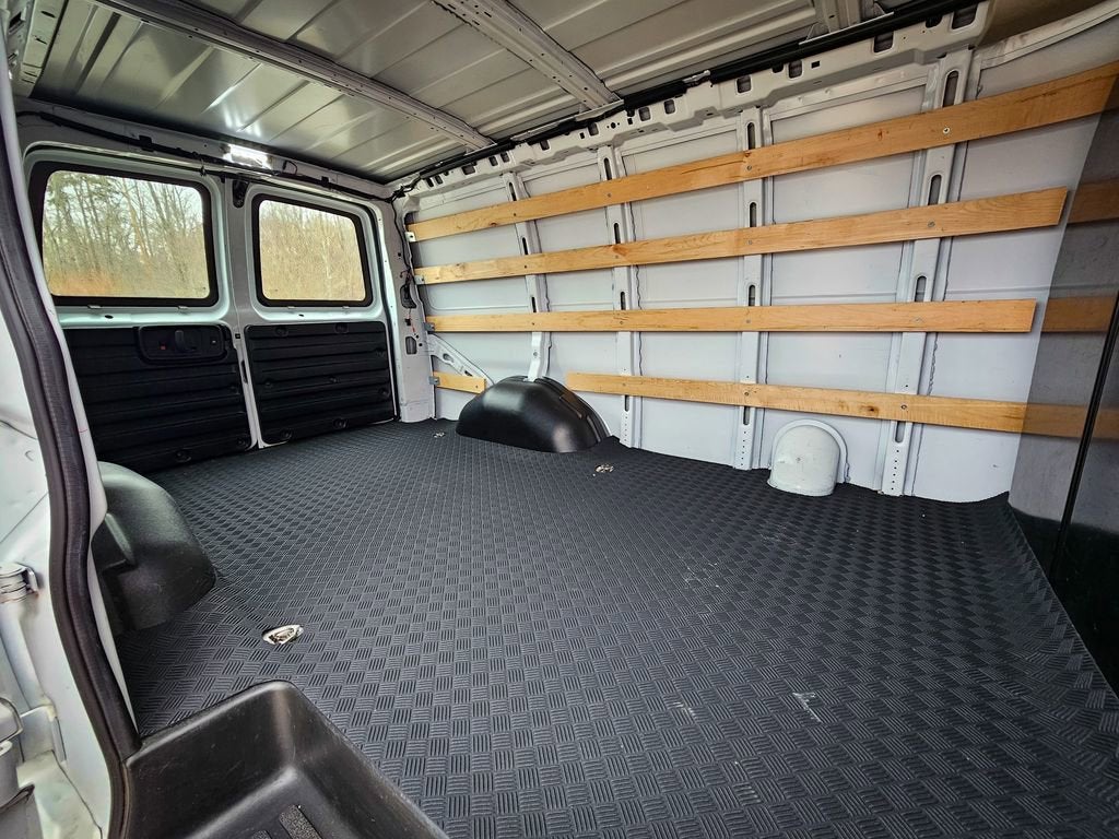 2024 Chevrolet Express Cargo 2500 WT