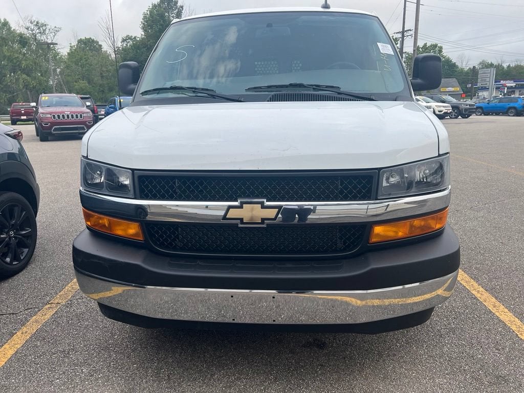 2025 Chevrolet Express Cargo WT