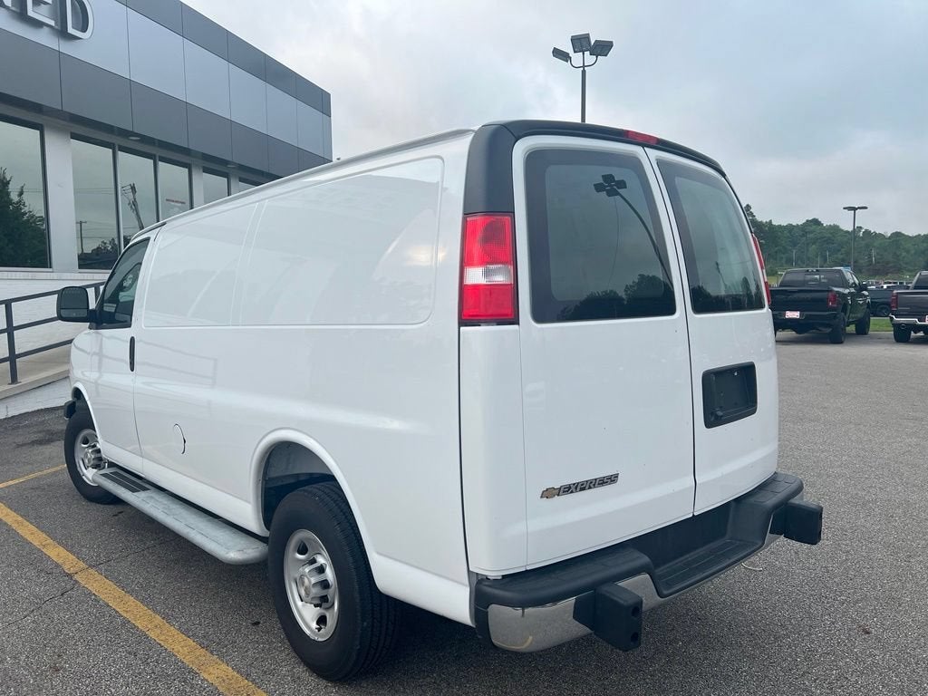 2025 Chevrolet Express Cargo WT