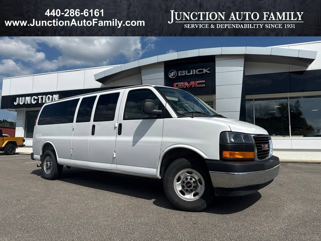 2025 GMC Savana Passenger LT