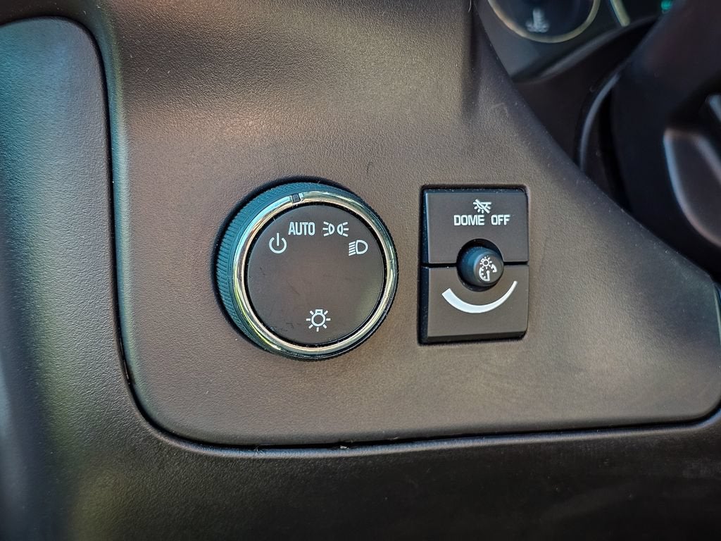 2025 GMC Savana Passenger LT