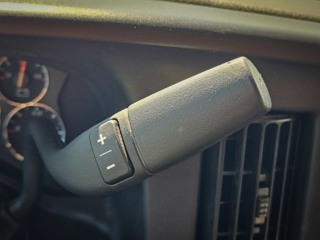 2025 GMC Savana Passenger LT