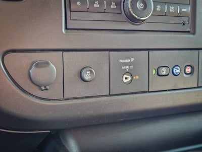 2025 GMC Savana Passenger LT