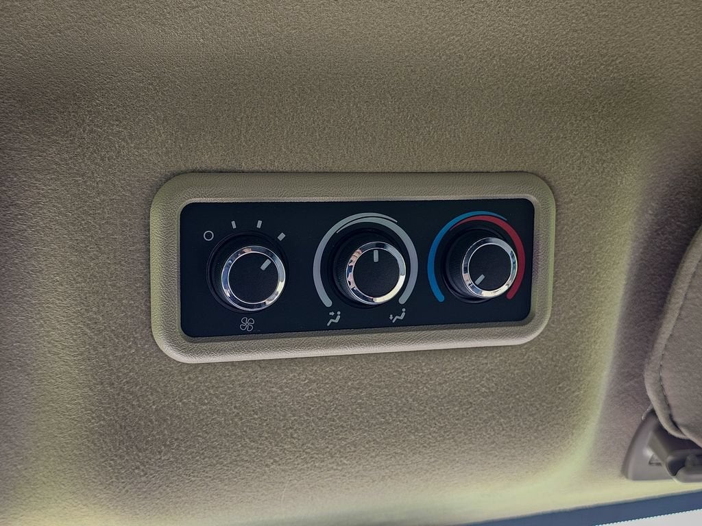 2025 GMC Savana Passenger LT