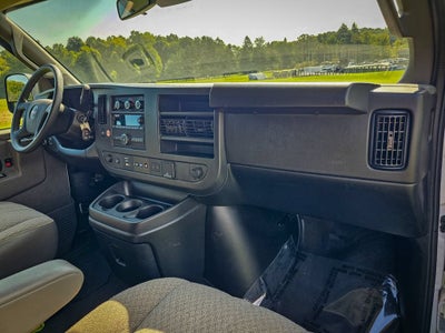 2025 GMC Savana Passenger LT