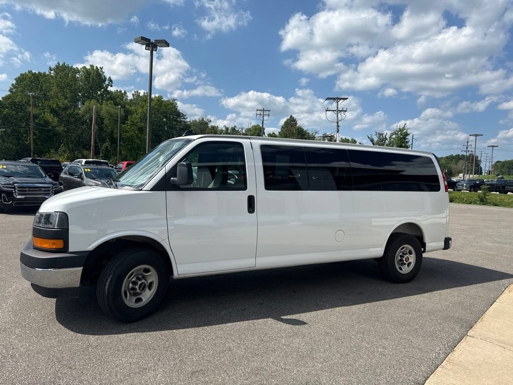 2025 GMC Savana Passenger LT
