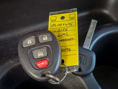 2025 GMC Savana Passenger LT