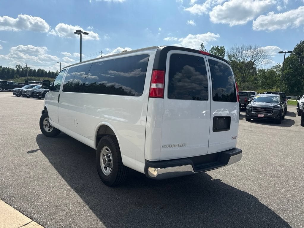 2025 GMC Savana Passenger LT