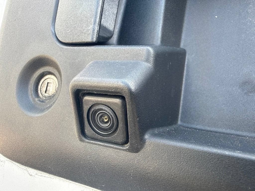 2025 GMC Savana Passenger LT