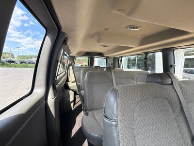2025 GMC Savana Passenger LT