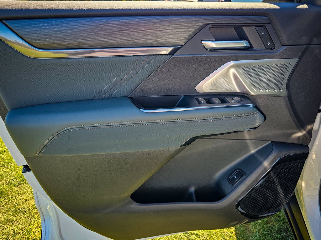 2027 GMC Acadia AT4