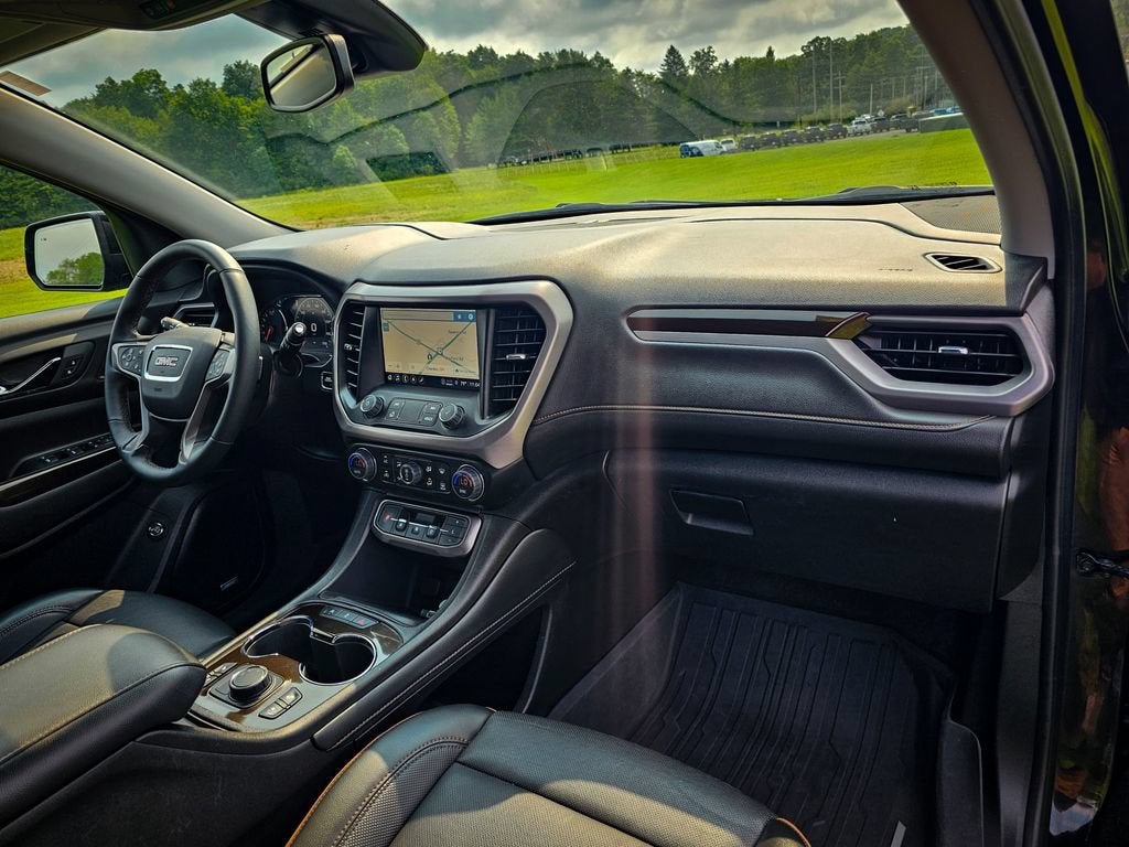 2023 GMC Acadia AT4