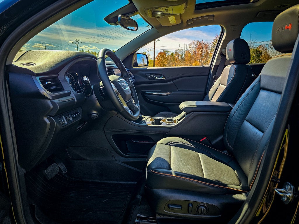 2023 GMC Acadia AT4