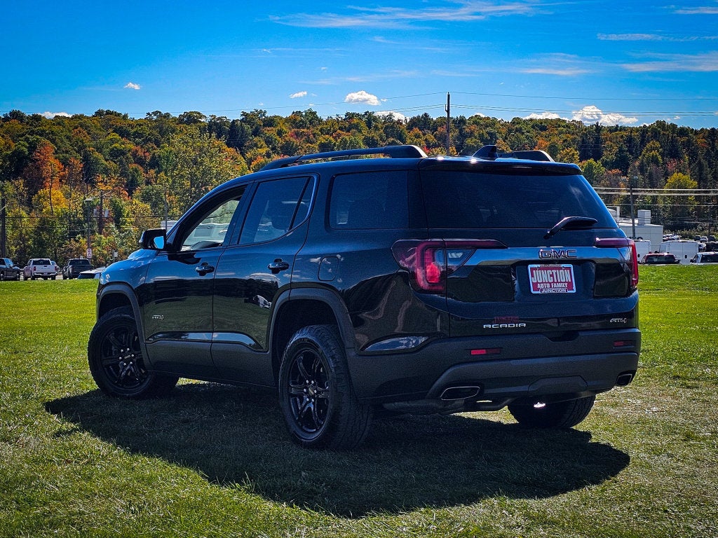 2023 GMC Acadia AT4