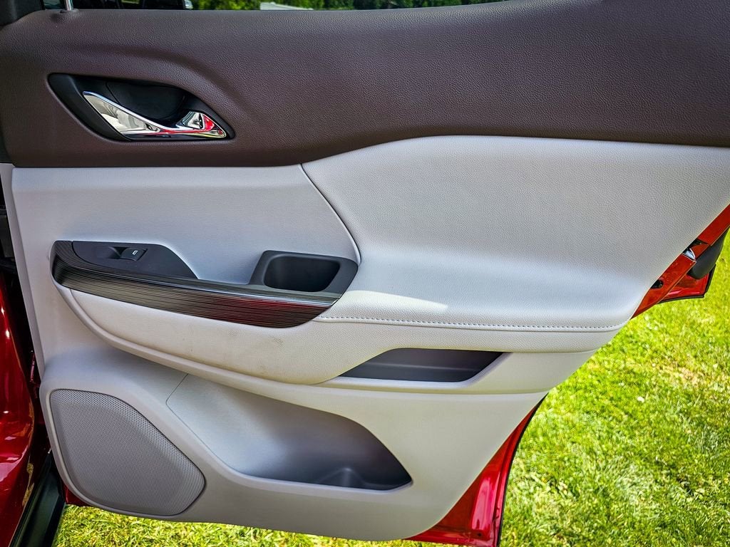 2021 GMC Acadia SLT