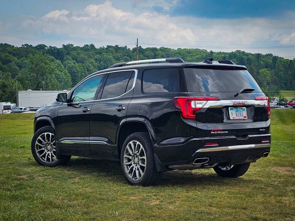 2023 GMC Acadia Denali