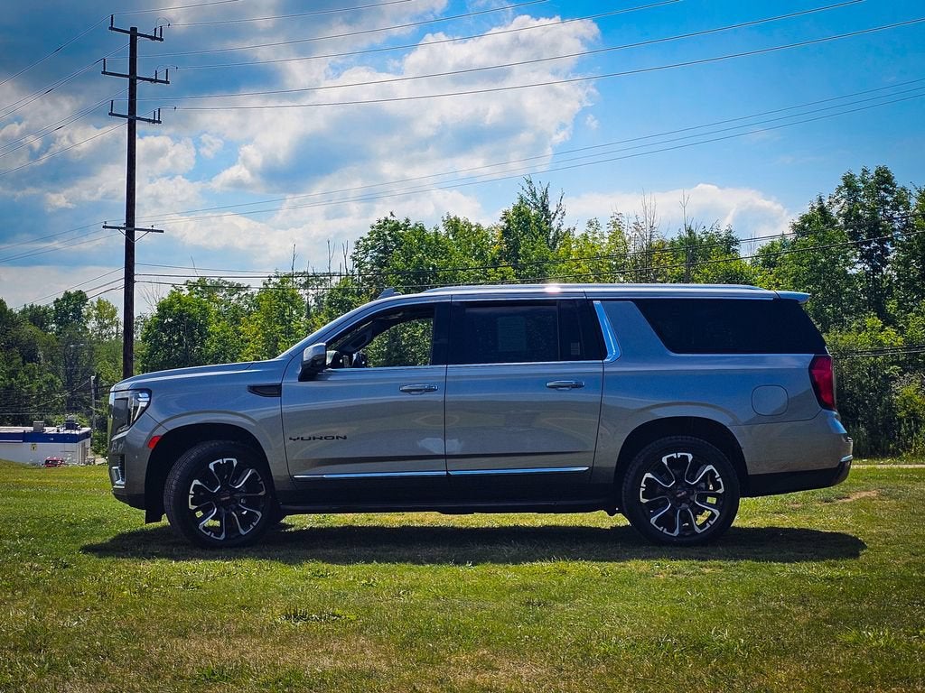 2022 GMC Yukon XL SLT