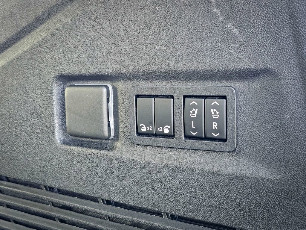 2021 GMC Yukon XL AT4