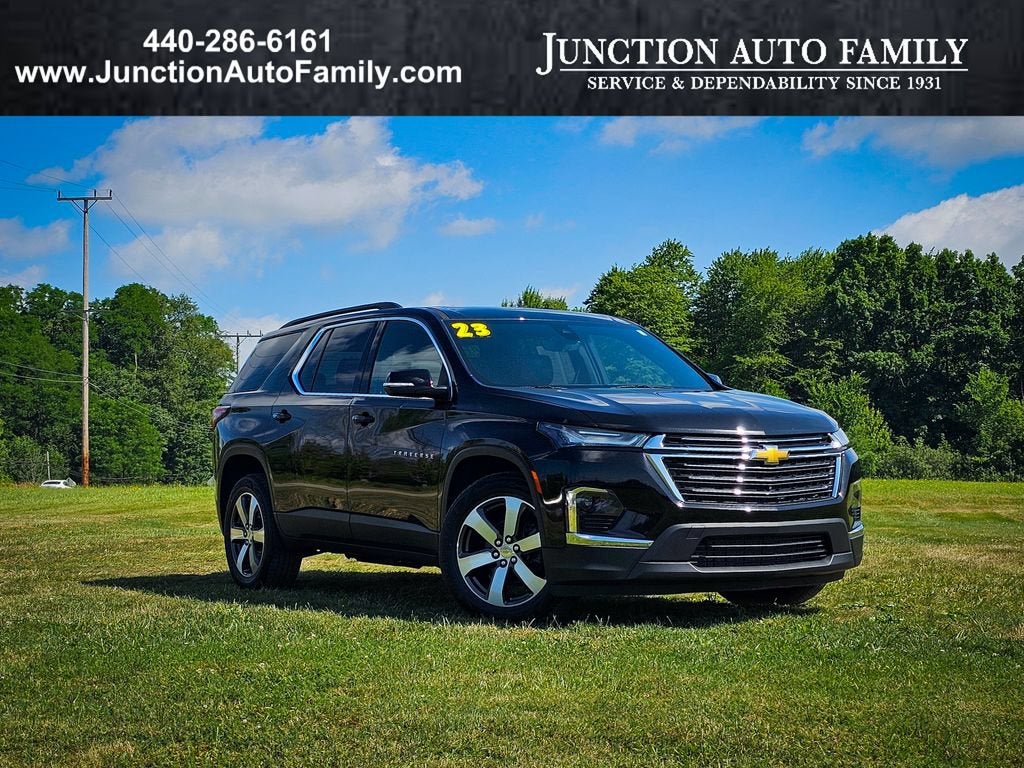 2023 Chevrolet Traverse LT Leather