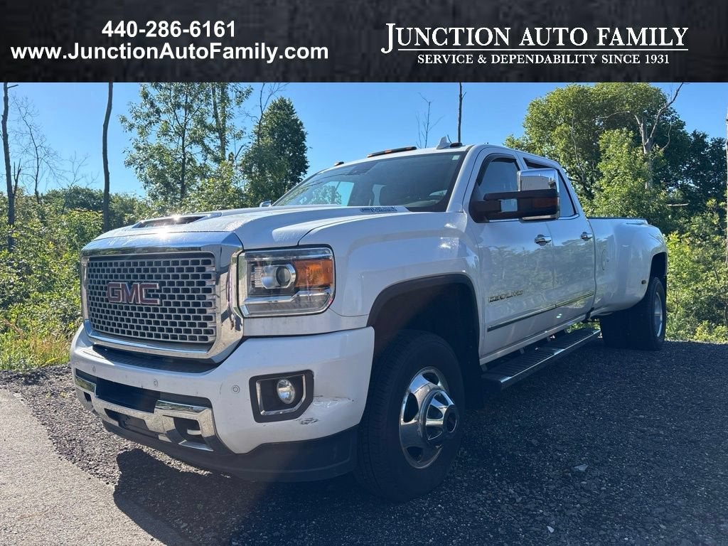 2017 GMC Sierra 4WD Crew Cab Standard Box Denali's photo