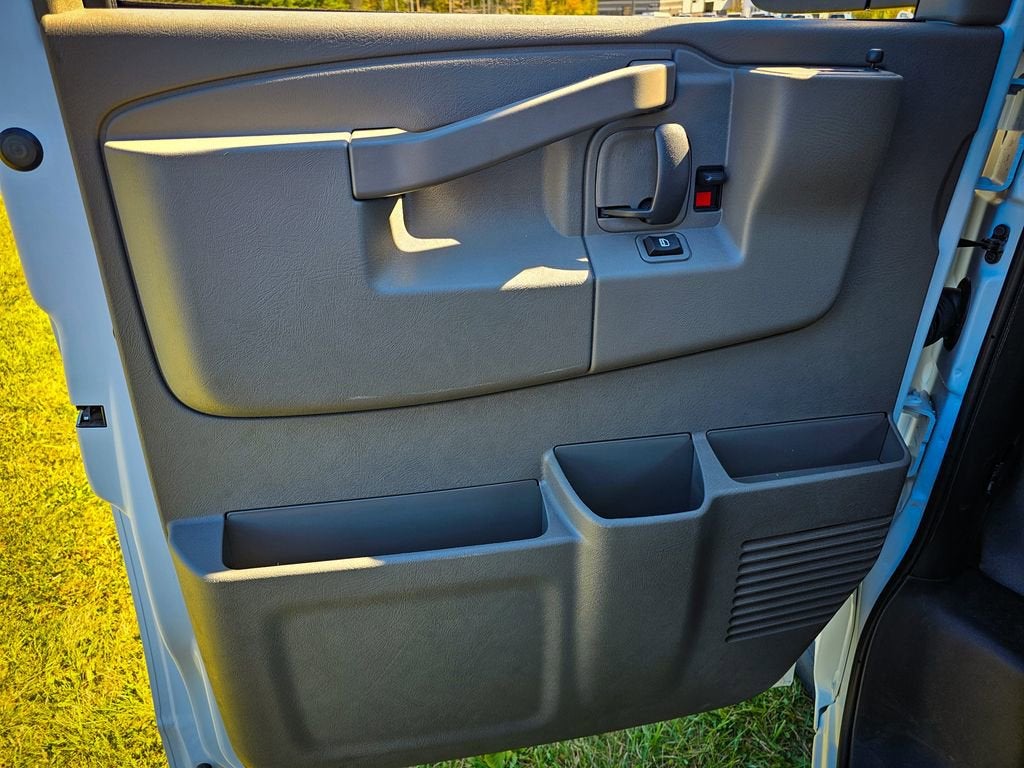 2025 GMC Savana Cargo 2500 Work Van