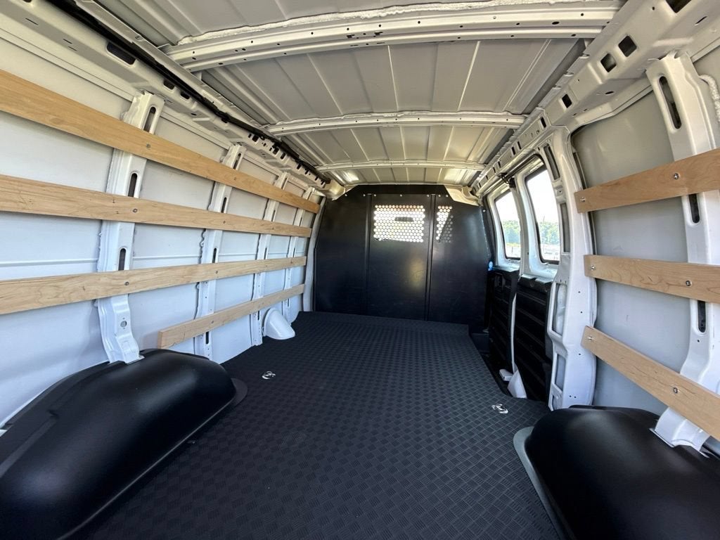 2025 GMC Savana Cargo Work Van