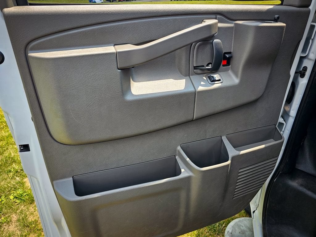 2025 GMC Savana Cargo Work Van