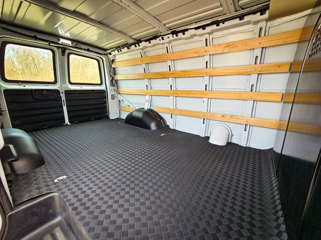 2024 GMC Savana Cargo 2500 Work Van
