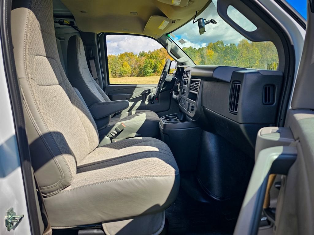 2025 GMC Savana Cargo 3500 Work Van