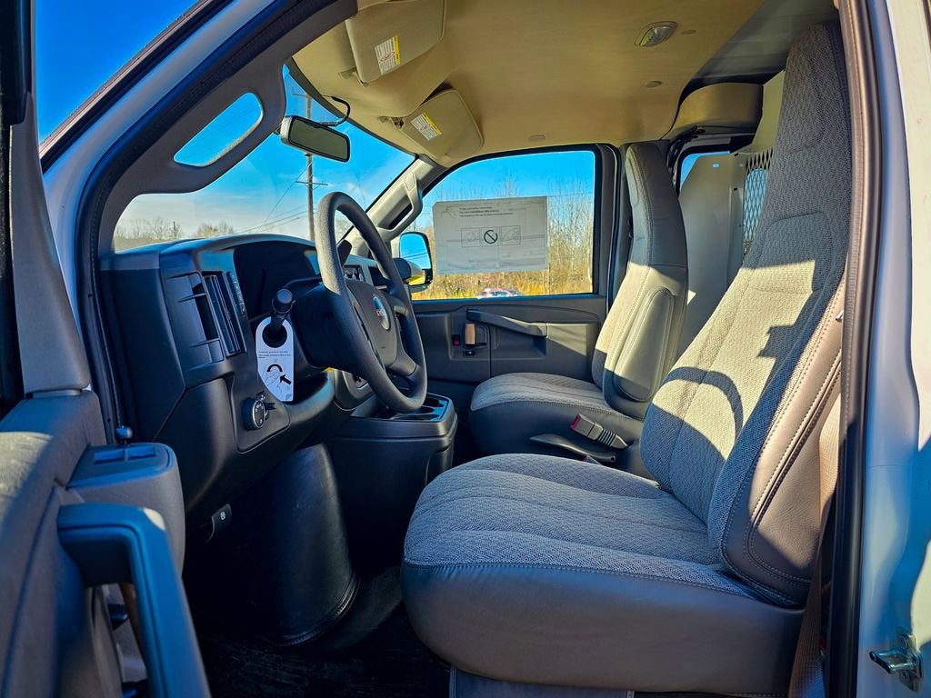 2025 GMC Savana Cargo 3500 Work Van