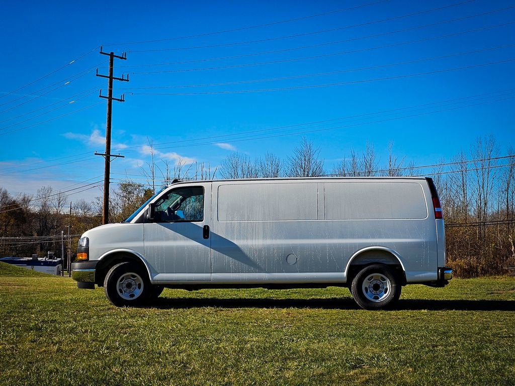 2025 GMC Savana Cargo 3500 Work Van