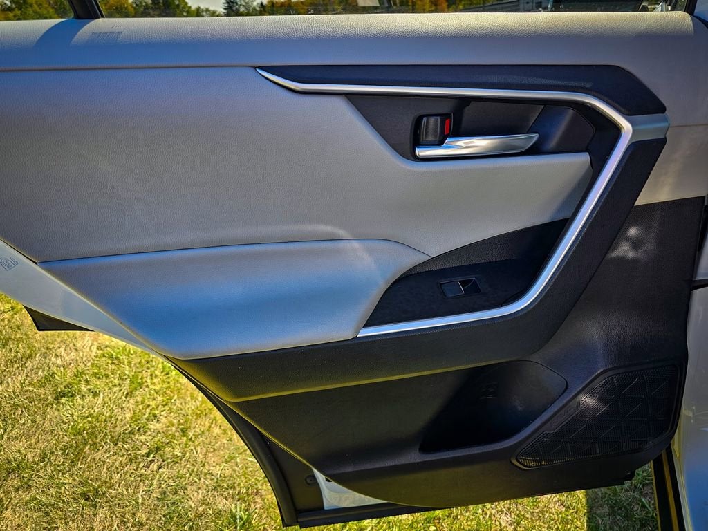 2021 Toyota RAV4 Hybrid LE