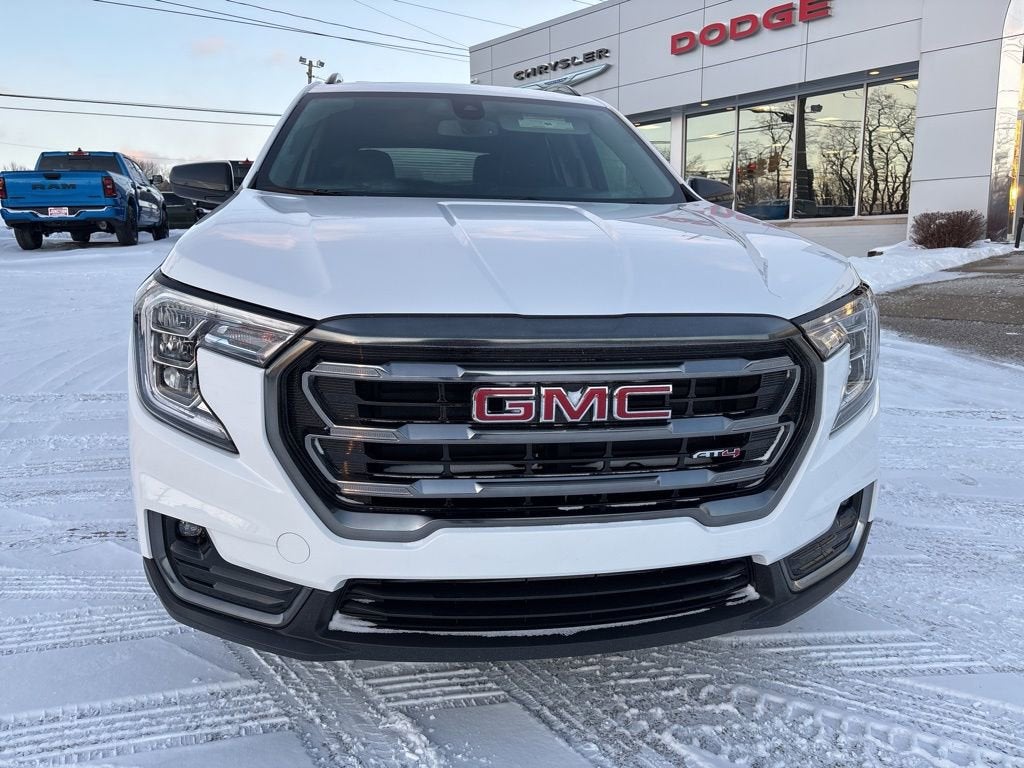 2024 GMC Terrain AT4