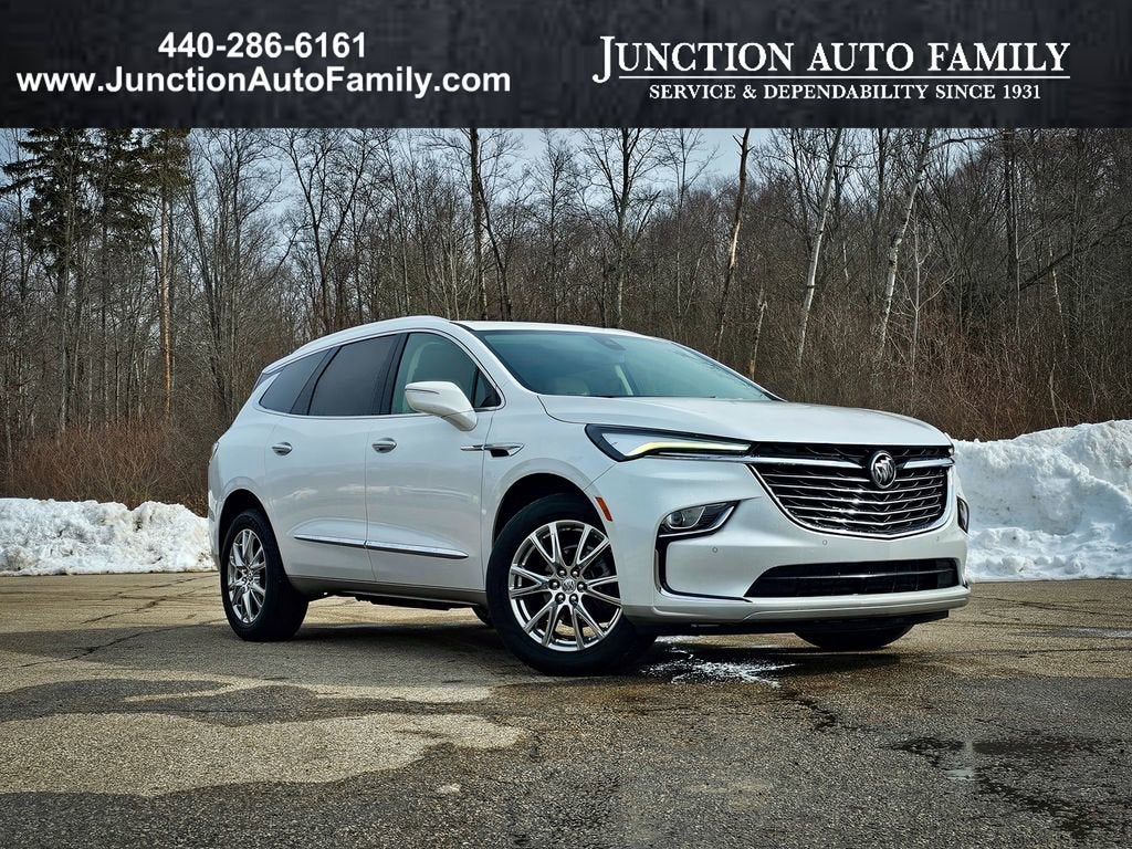 2023 Buick Enclave Essence