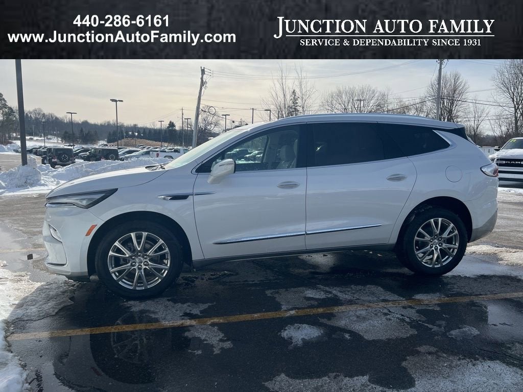 2023 Buick Enclave Essence