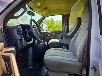 2026 GMC Savana Cutaway 3500 1WT