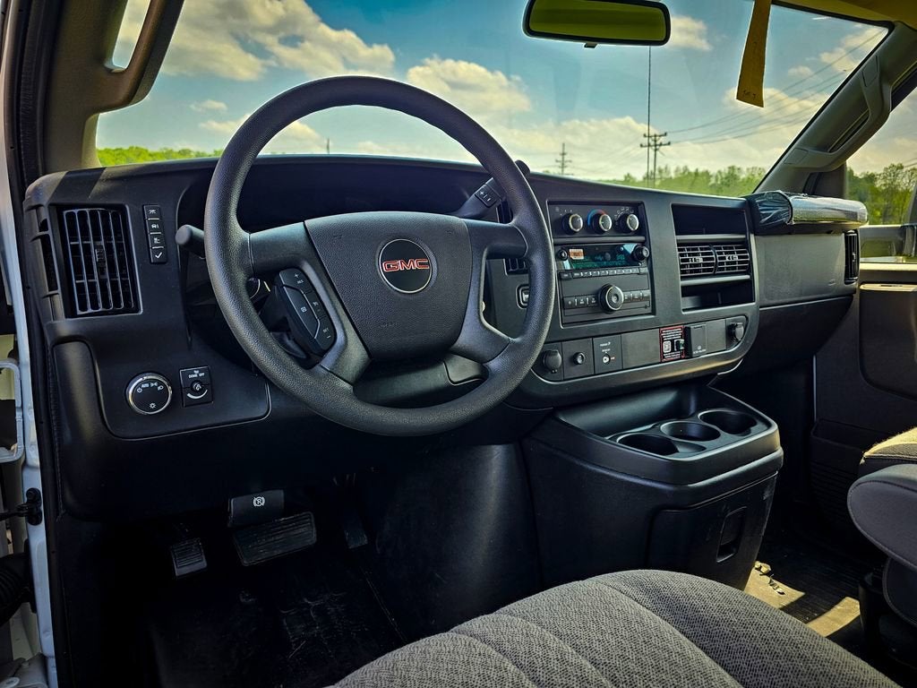 2026 GMC Savana Cutaway 3500 1WT