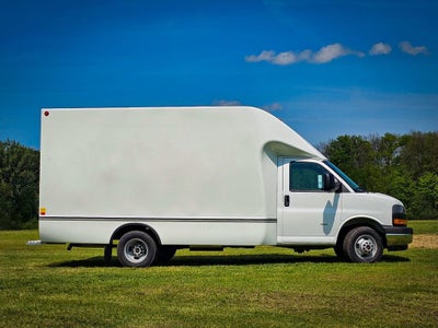 2026 GMC Savana Cutaway 3500 1WT