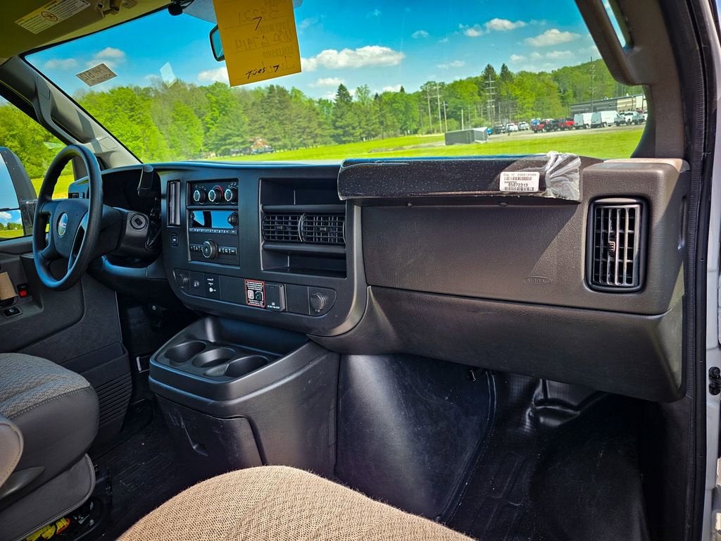 2026 GMC Savana Cutaway 3500 1WT