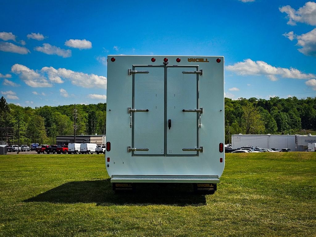 2026 GMC Savana Cutaway 3500 1WT