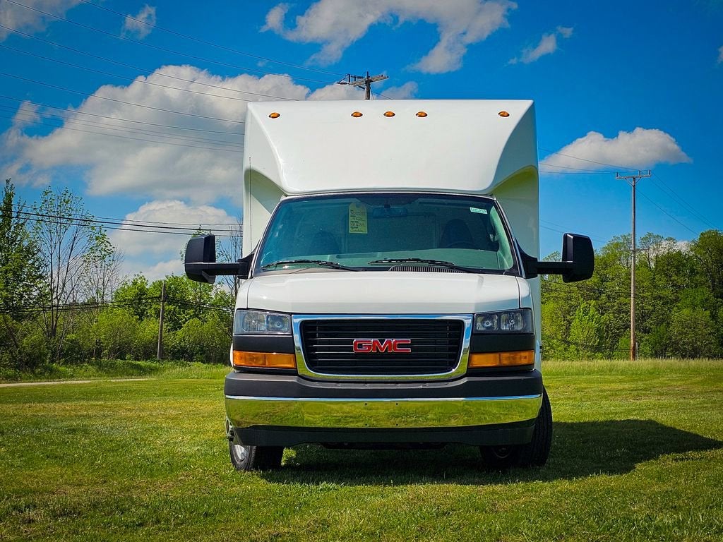 2026 GMC Savana Cutaway 3500 1WT
