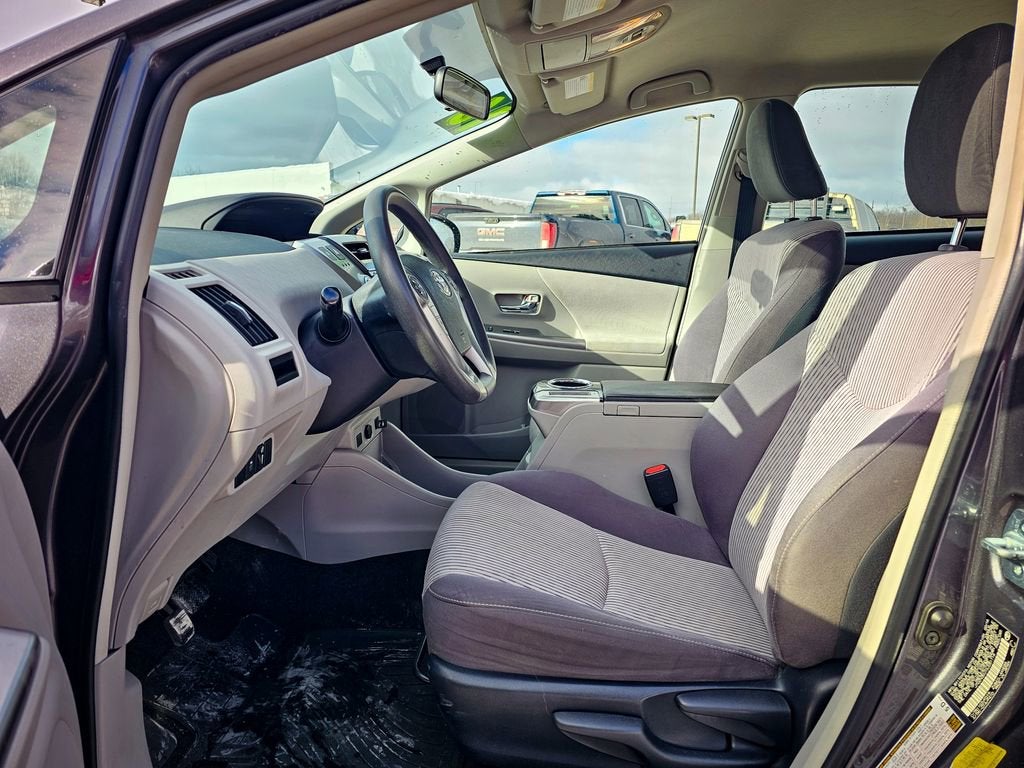 2016 Toyota Prius v Two