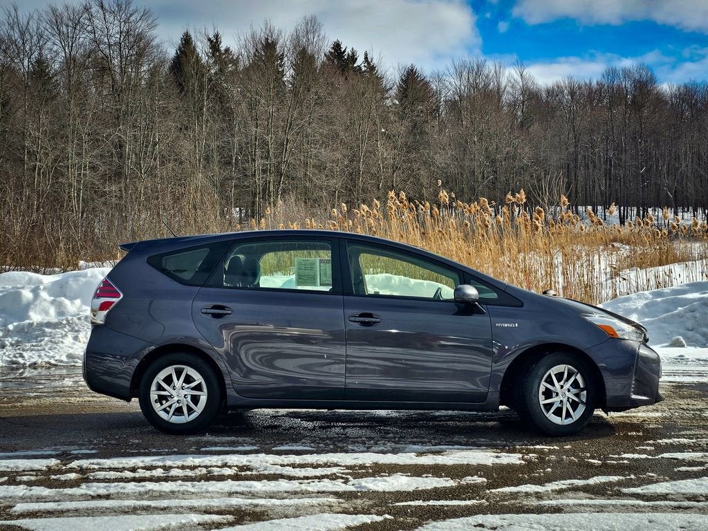 2016 Toyota Prius v Two