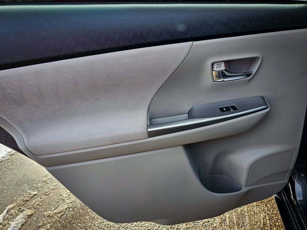 2016 Toyota Prius v Two